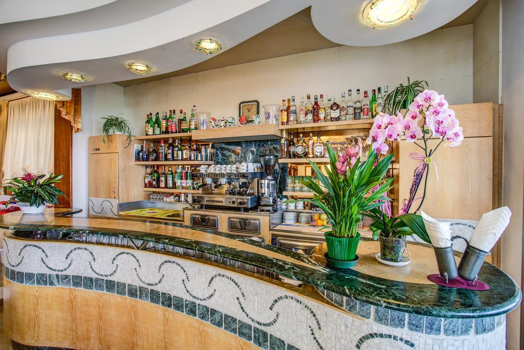 Hotel Gardenia Беллария-Иджеа-Марина Экстерьер фото