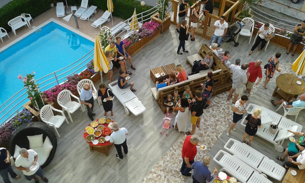 Hotel Gardenia Беллария-Иджеа-Марина Экстерьер фото