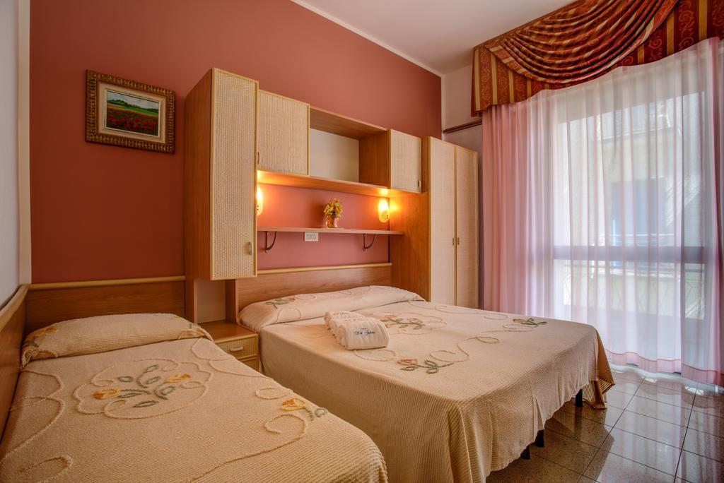 Hotel Gardenia Беллария-Иджеа-Марина Экстерьер фото